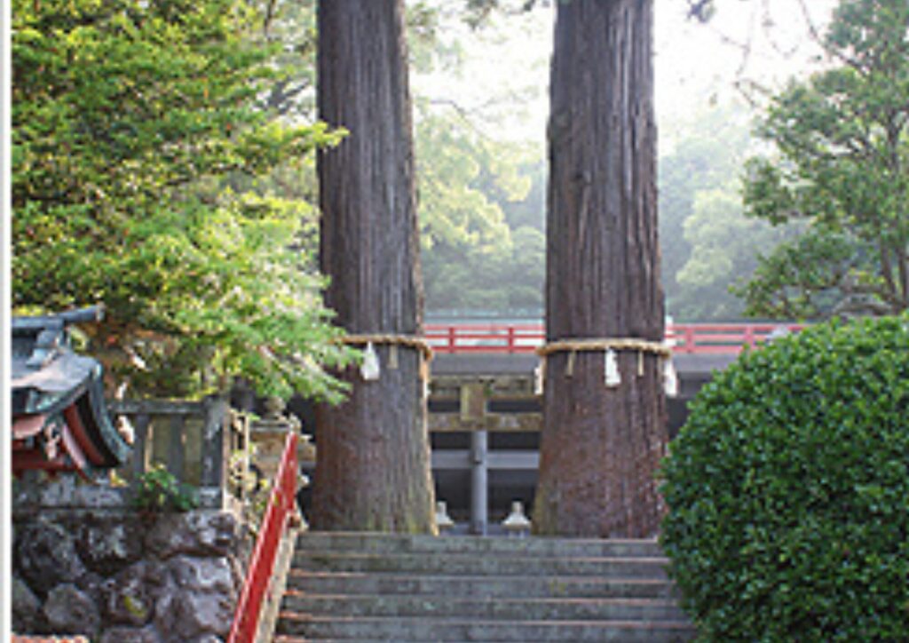 八幡朝見神社